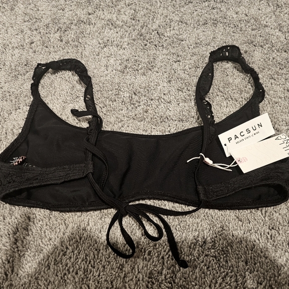 Billabong Bella lace overlay bikini top L NWT - Picture 2 of 5